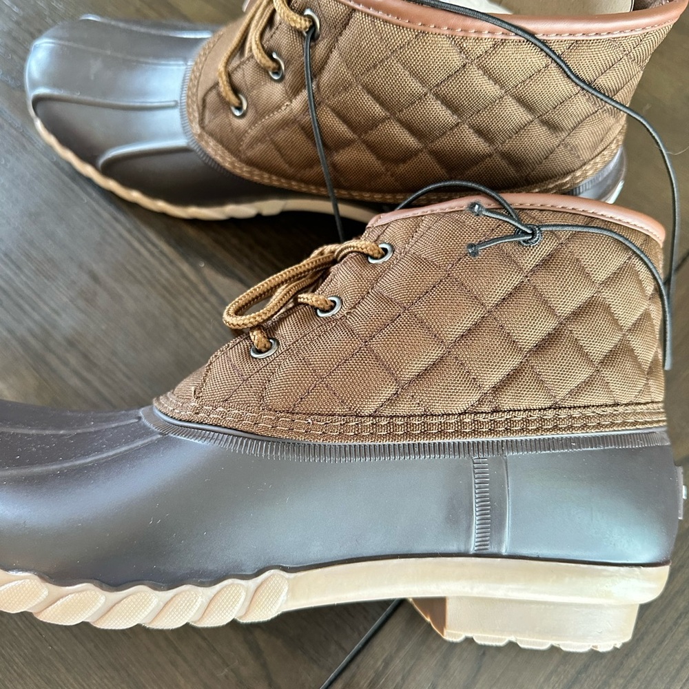 NWT St. John’s Bay duck boots size 11M